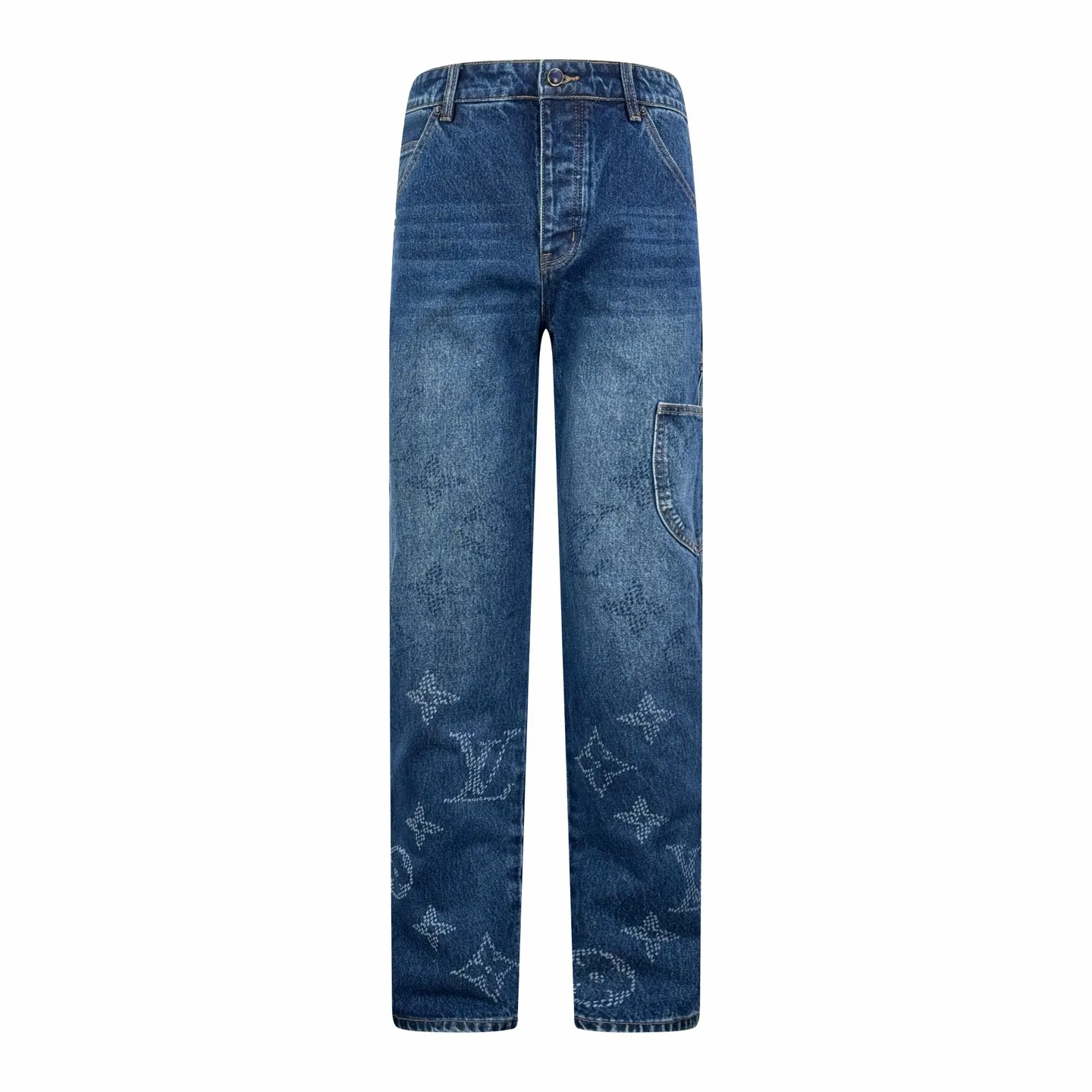 🅿️590 1v 25SS Hubby gradient presbyopic denim trousers. The original purchase is 18,000 and developed. The fabric is made of customized indigo thick double-woven cotton. It has high quality and is comfortable and close to the skin. It is based on a subtle gradient from dark blue to light blue. Unique blues artwork. Imperfect perfection. The Monogram Seeds pattern is laid out with a gradient effect. The looming posture quietly emerges and is fully recognizable. The Damier leather label on the back waist is lightly embossed with the LV letters, revealing the noble identity. It adds a delicate buffer between the romance of the gradient blue and the toughness of the workwear. The suit is worn for worry-free wear. It allows the wearer to become a walking color narrative. Digital printing technology adopts digital pattern design. The pattern is directly printed on the fabric through an inkjet printer to realize the Monogram Seeds operation. The transition is natural. The pattern is clear, and the rub-and-wrinkle cat whisker technology and the gun-painted cat whisker technology are combined. Priority is given to hand-rubbing in specific areas to achieve a natural wrinkle effect, and then specific tools are used to draw a cat's whisker-shaped texture. The visual effect is full, and multiple sand scrubbers are used to rub the specific parts with a high-pressure spray gun to achieve a local gradient effect. Then, a unique texture pattern is created through frosting technology. The workmanship is extremely complex, time-consuming and labor-intensive, and the double process of washing and light frying is used. The denim material is desizing and cleaned first, and then sand washed to produce a fading effect. Therefore, special chemical treatment is used to stir-fry the color to give the denim jacket a special contrasting color effect. Size:30-31-32-33